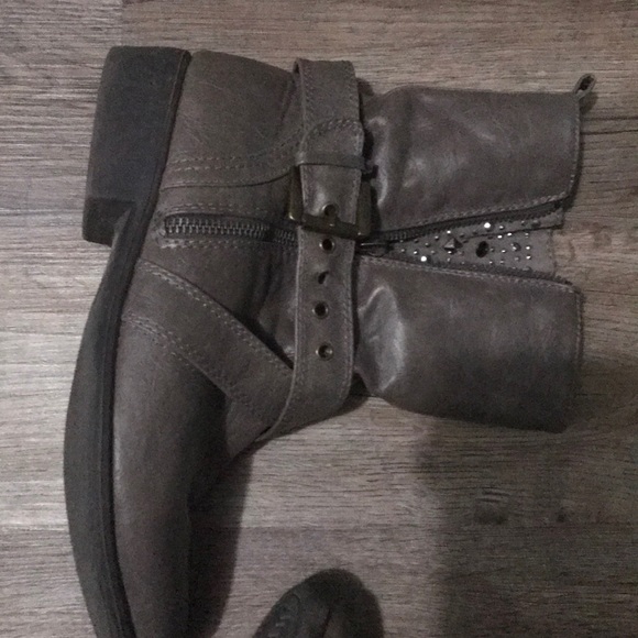 Grey ankle boots - Picture 2 of 2